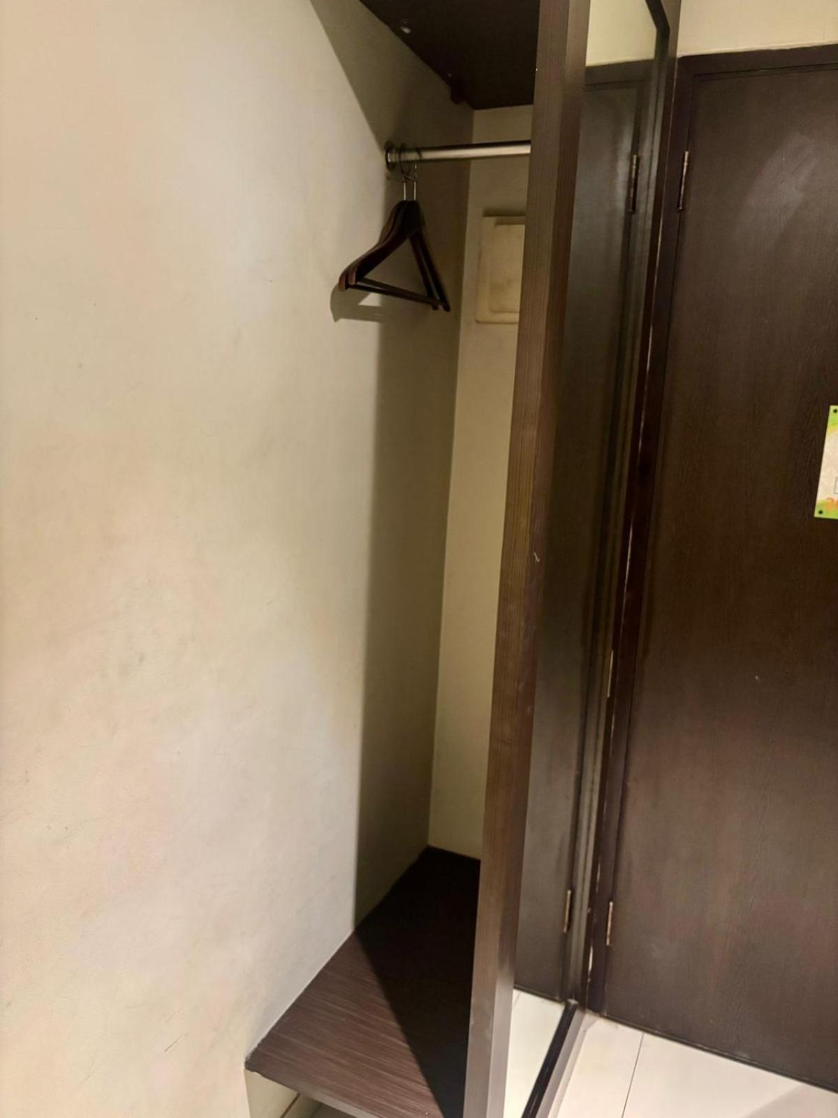 V Hotel Tebet Jakarta Exteriör bild