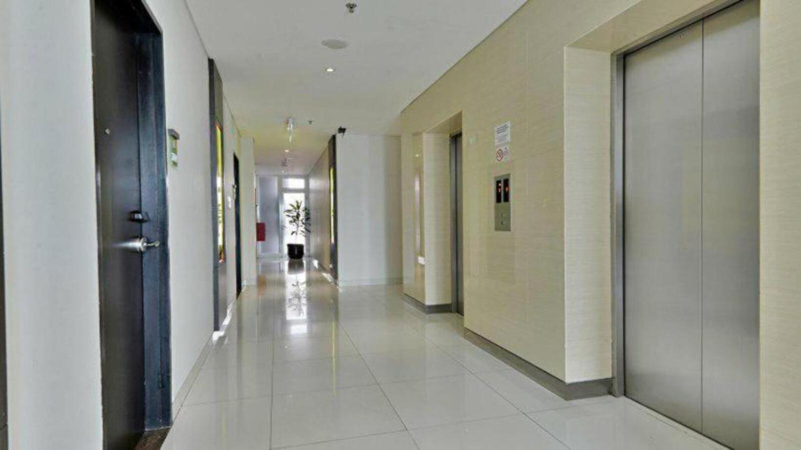 V Hotel Tebet Jakarta Exteriör bild