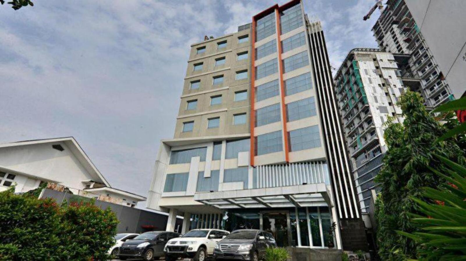 V Hotel Tebet Jakarta Exteriör bild