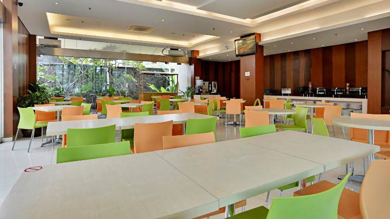 V Hotel Tebet Jakarta Exteriör bild
